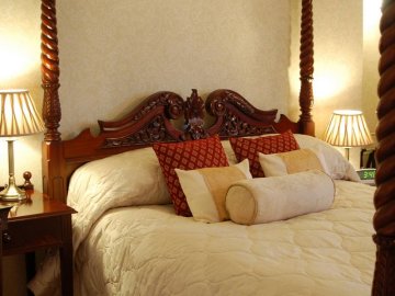 Chough's Nest Hotel bedroom