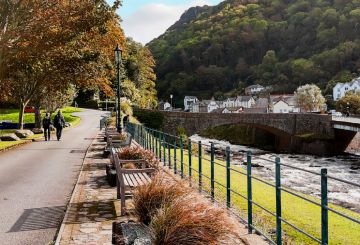Walking trails, footpaths and Autumn walks in Lynmouth, Devon
