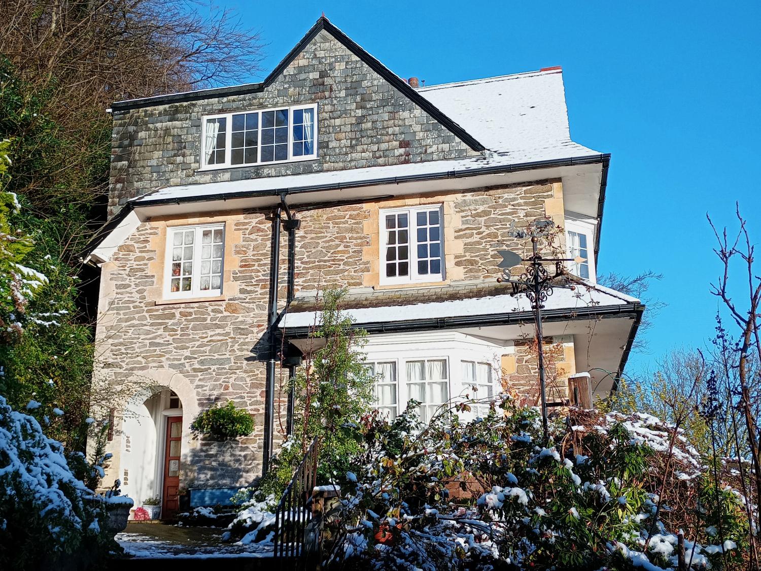 Chough's Nest Hotel in winter